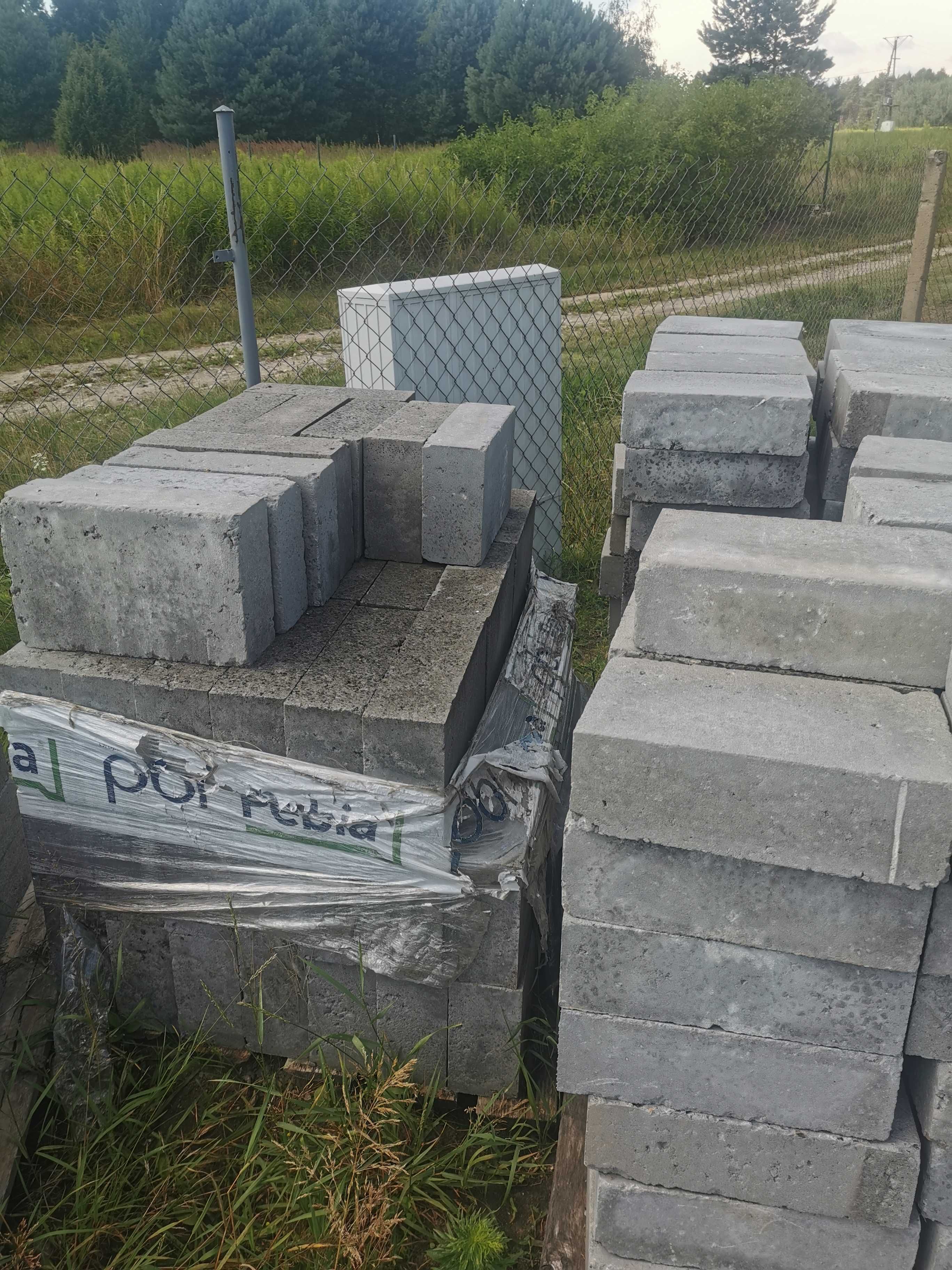 Sprzedam bloczki betonowe fundamentowe