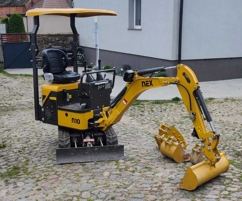 Usługi minikoparką w weekendy