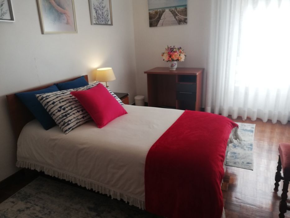 Alugo Quarto em Telheiras