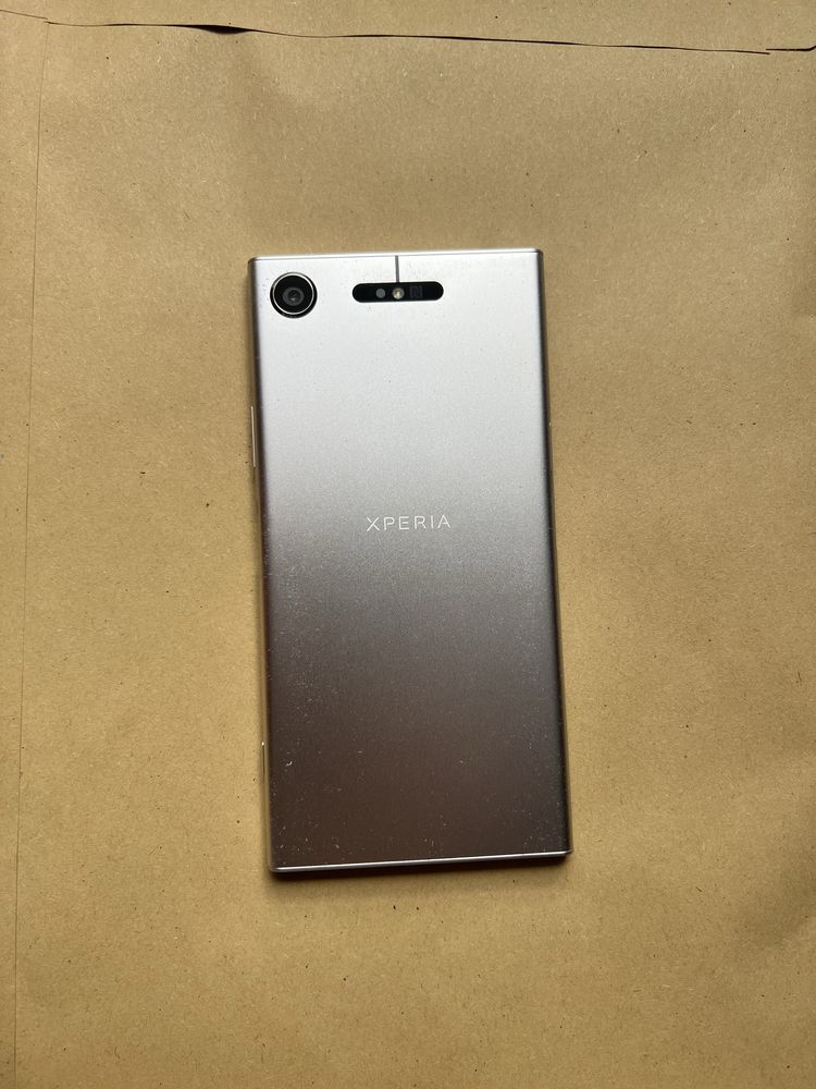 Sony Xperia XZ1 srebrny 4 RAM pamieć 64GB