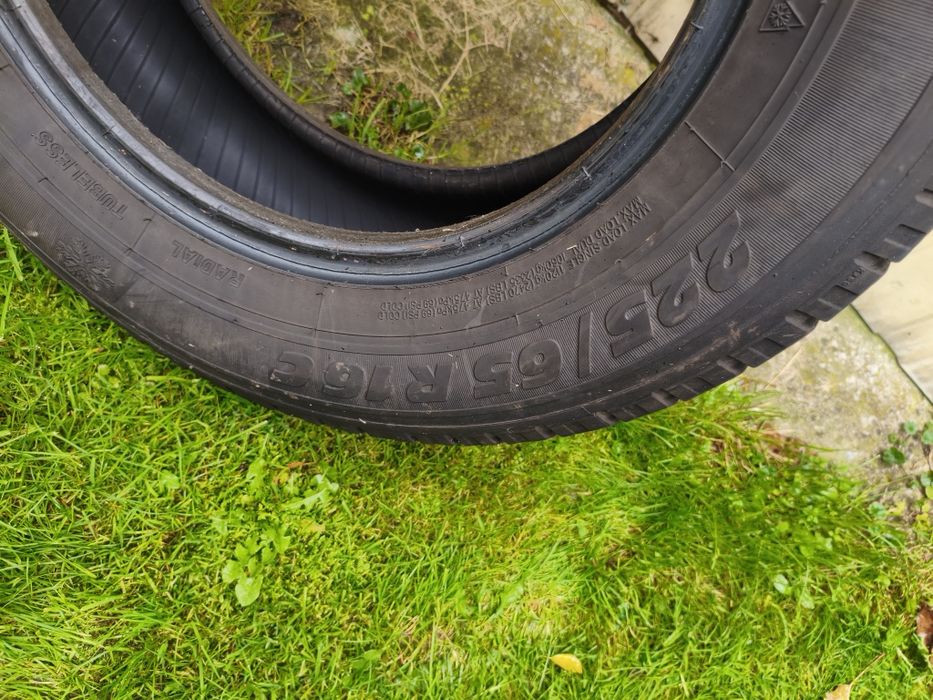 Opony zimowe 225x65x16c. 4 sztuki