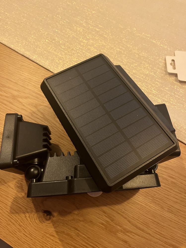 Lampa solarna LED