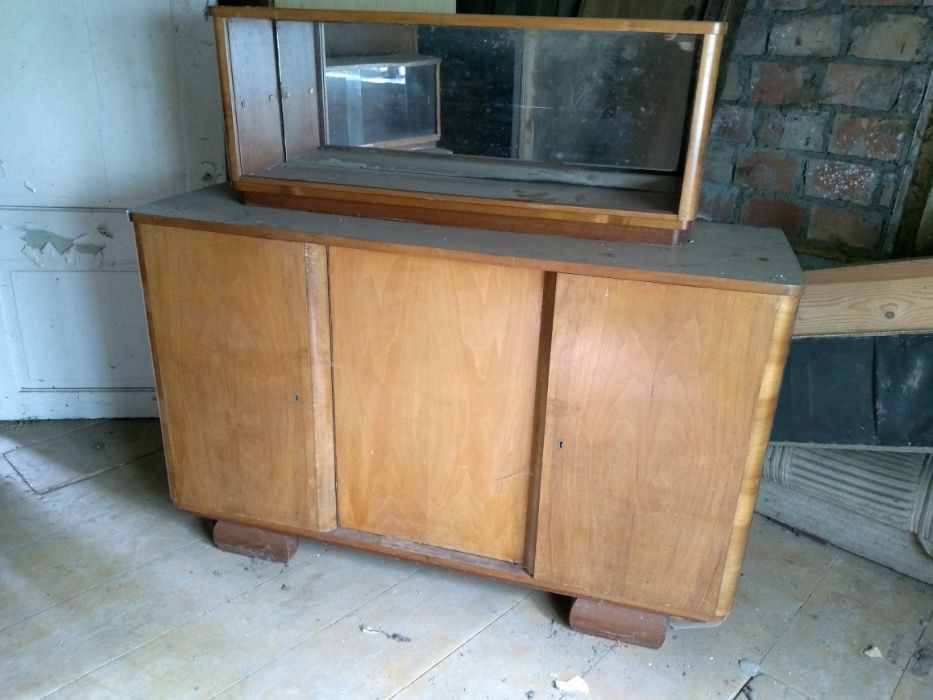 Komoda z lat 50.