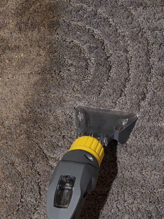 Profesjonalne pranie dywanów, tapicerek i wykładzin–odkurzacz piorący