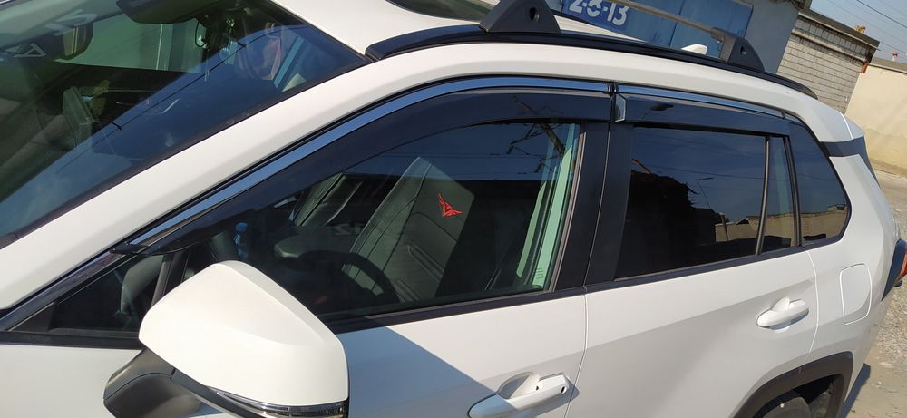 Установка чехлов,ветровиков,мухобоек,замена дворников,тонировка,