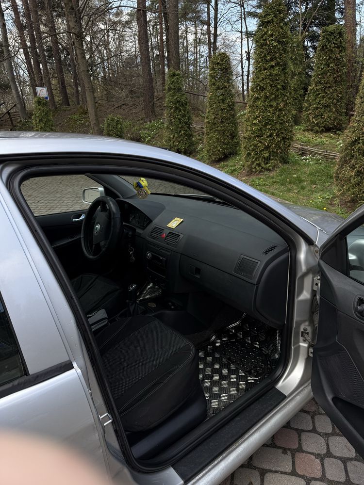 Skoda fabia 1.9 tdi 2003 рік