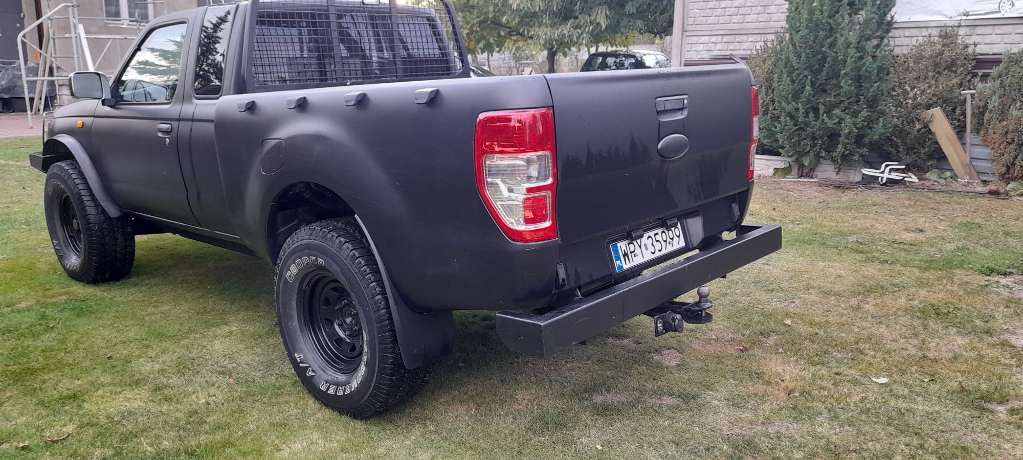 Nissan navara pickup