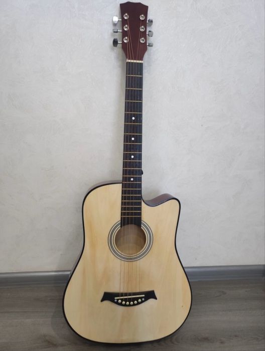 Нова Акустична 6 струнна гітара