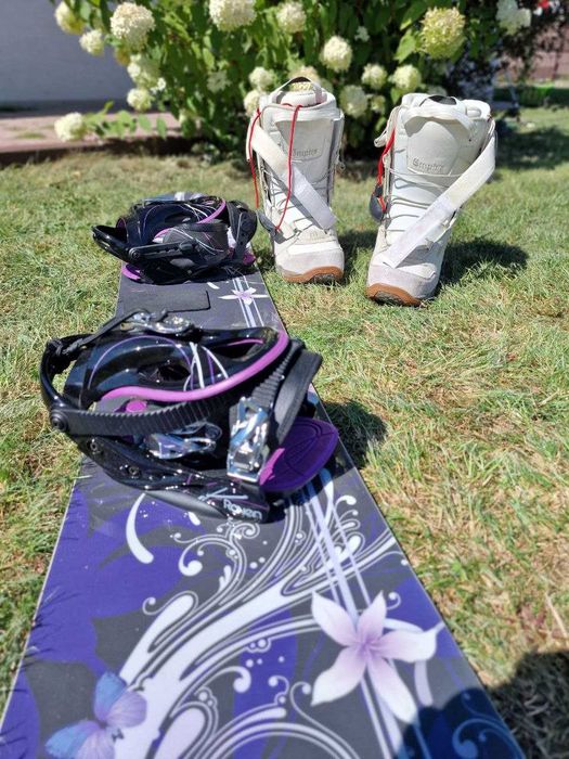 Deska snowboardowa Raven 151 cm z wiązaniami, jak nowa