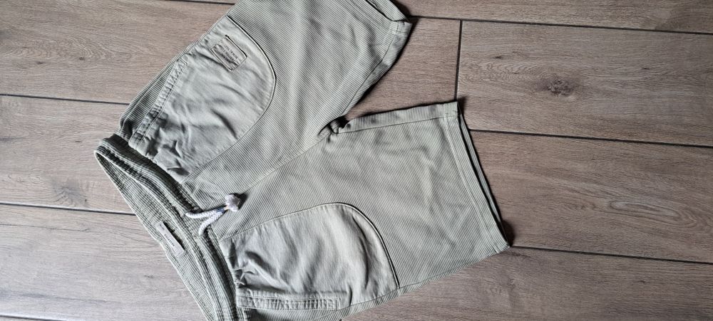 Шорты,р.146 на мальчика,Reserved