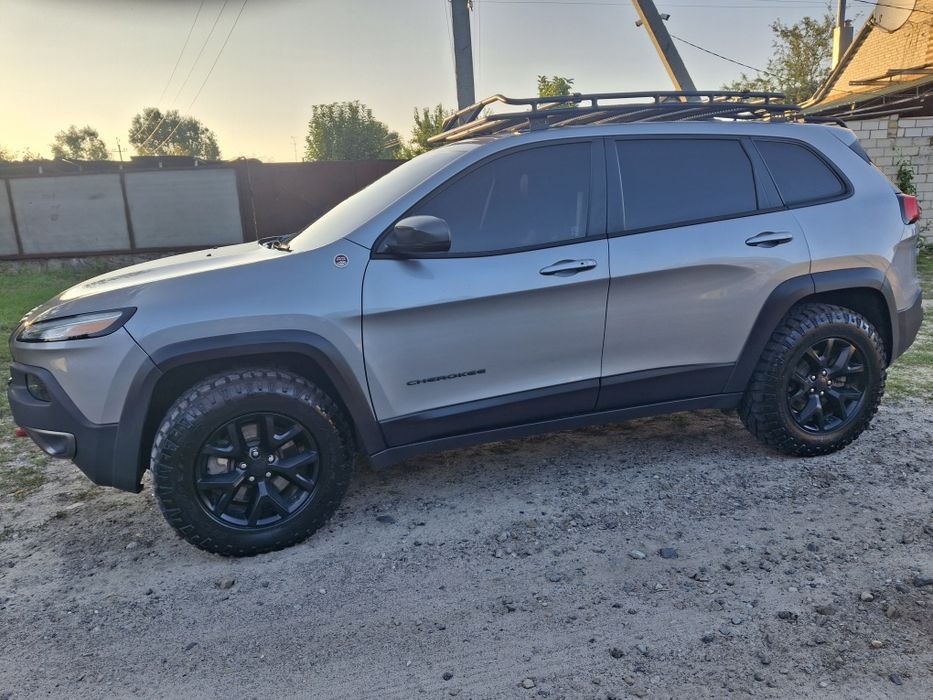 Jeep cherokee  продам