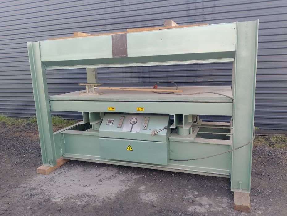 Prasa półkowa 130x250 grzana elektrycznie