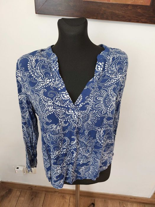 Niebieska bluzka w białe, à la greckie wzory, S