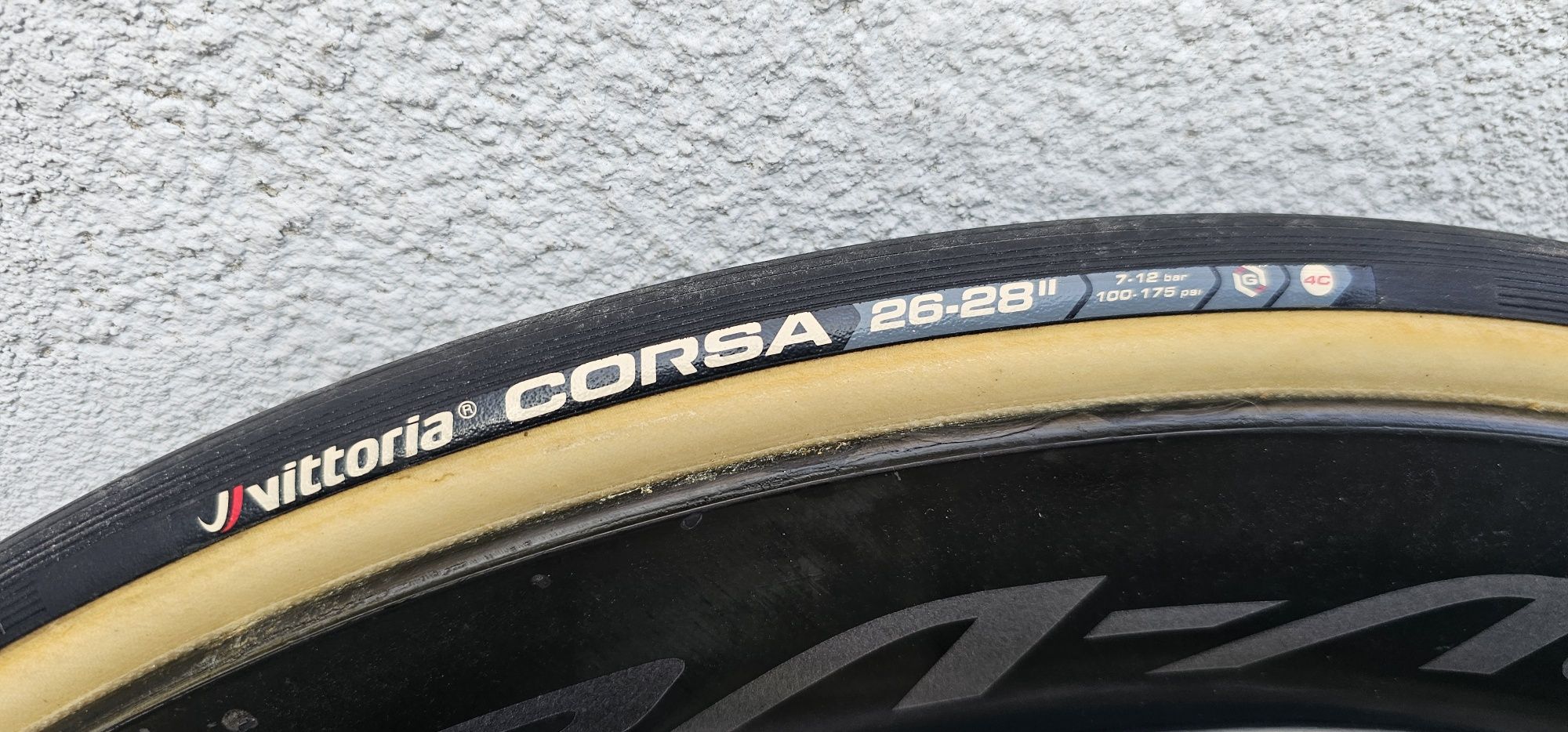 Koło 28" Dura-Ace  WH-R9170.  Carbon, Nowa szytka.