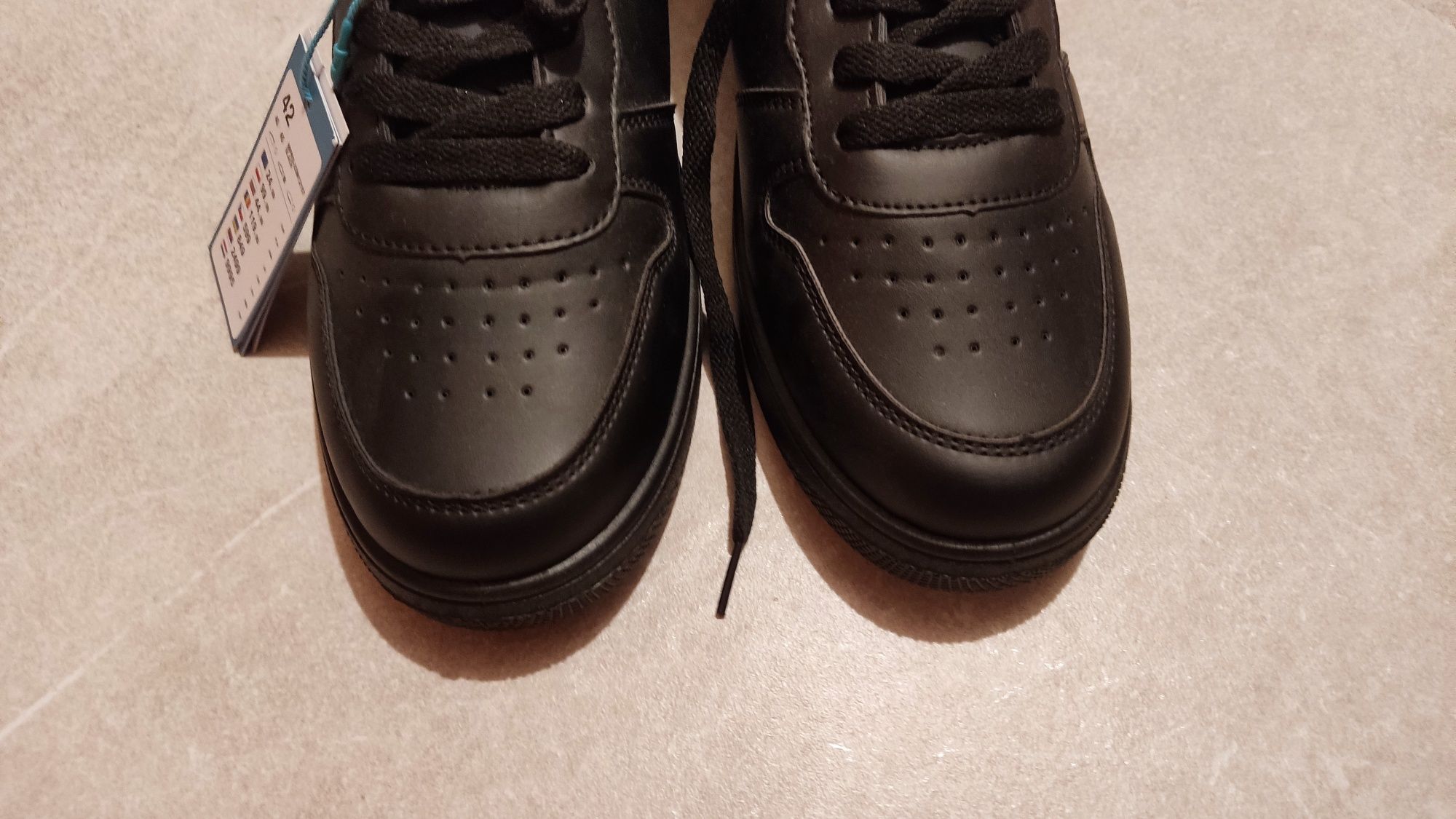 Nowe męskie-chłopięce buty sportowe Sprandi rozm.42