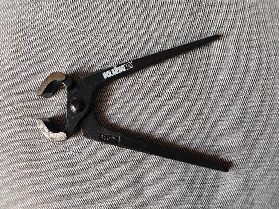 Obcęgi do gwoździ 160 mm lakierowane Kuźnia