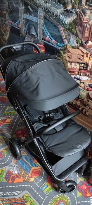 Нова оригінальна прогулянкова коляска Carrello