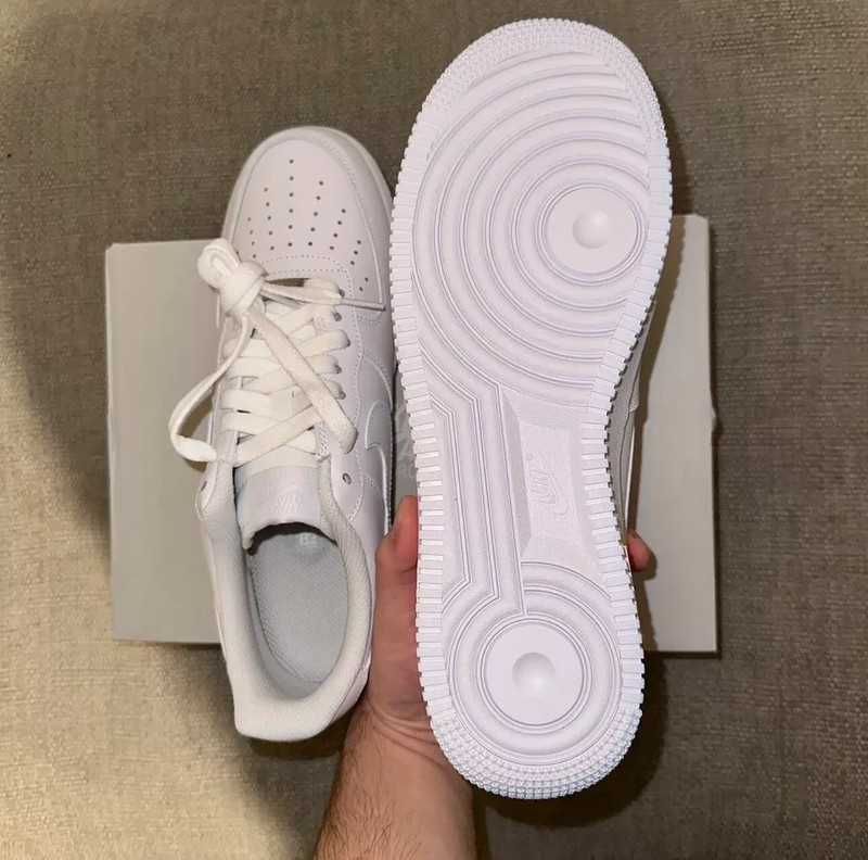 Nike Air Force 1 Low '07 White Rozmiar 38.5