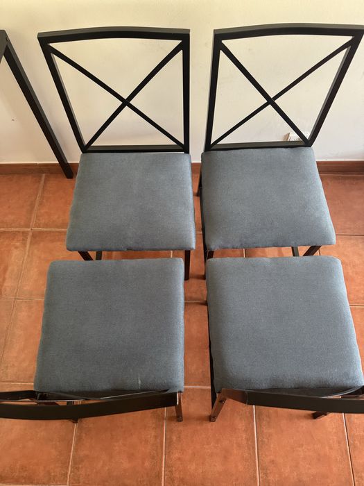 Mesa com 4 cadeiras