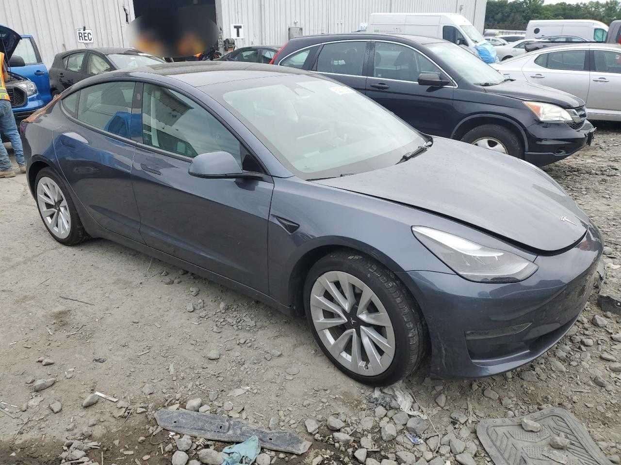 Tesla Model 3 2022 -