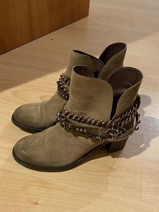 Botas crute com acessorios, tamanho 37