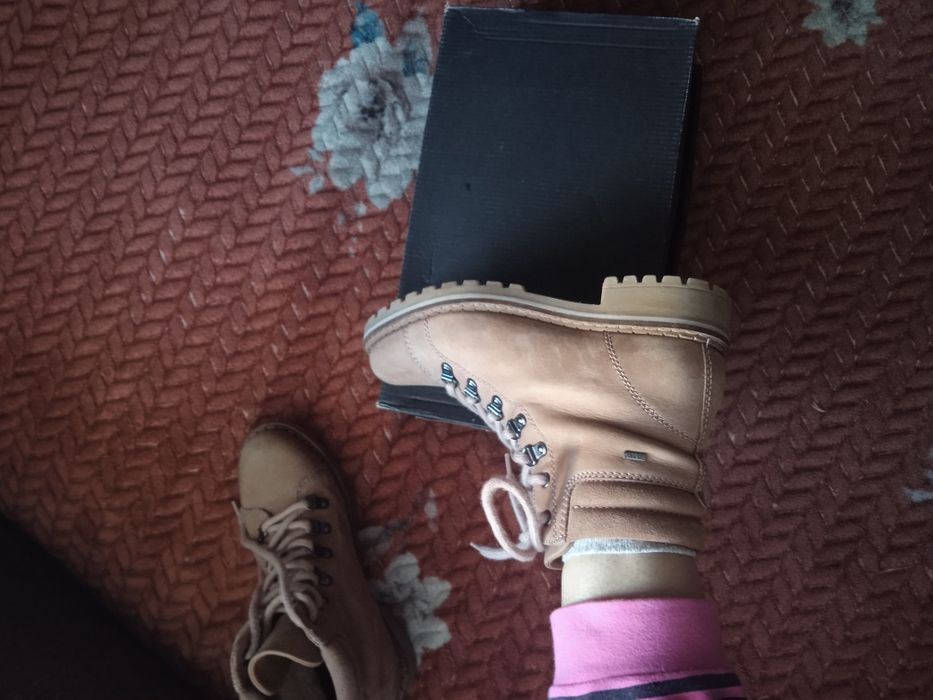 Кожаные женские ботинки