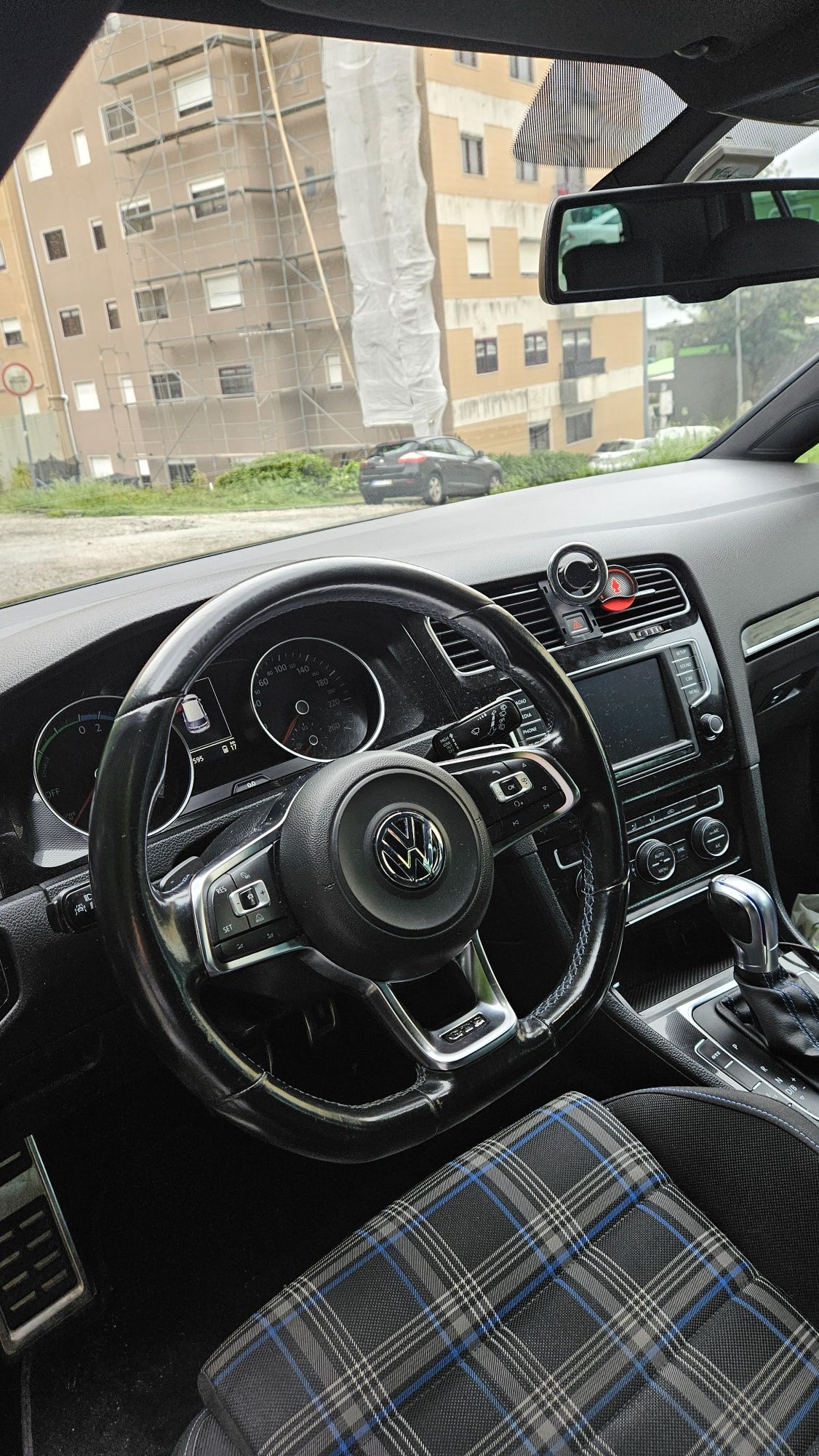 Volkswagen Golf GTE 1.4 Hibrido plug in aceito troca por Mini