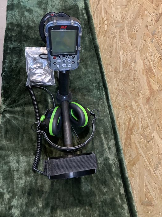 Підводний металошукач Мінелаб Еквінокс 800