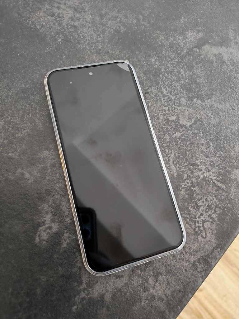 Smartphone prawie nowy