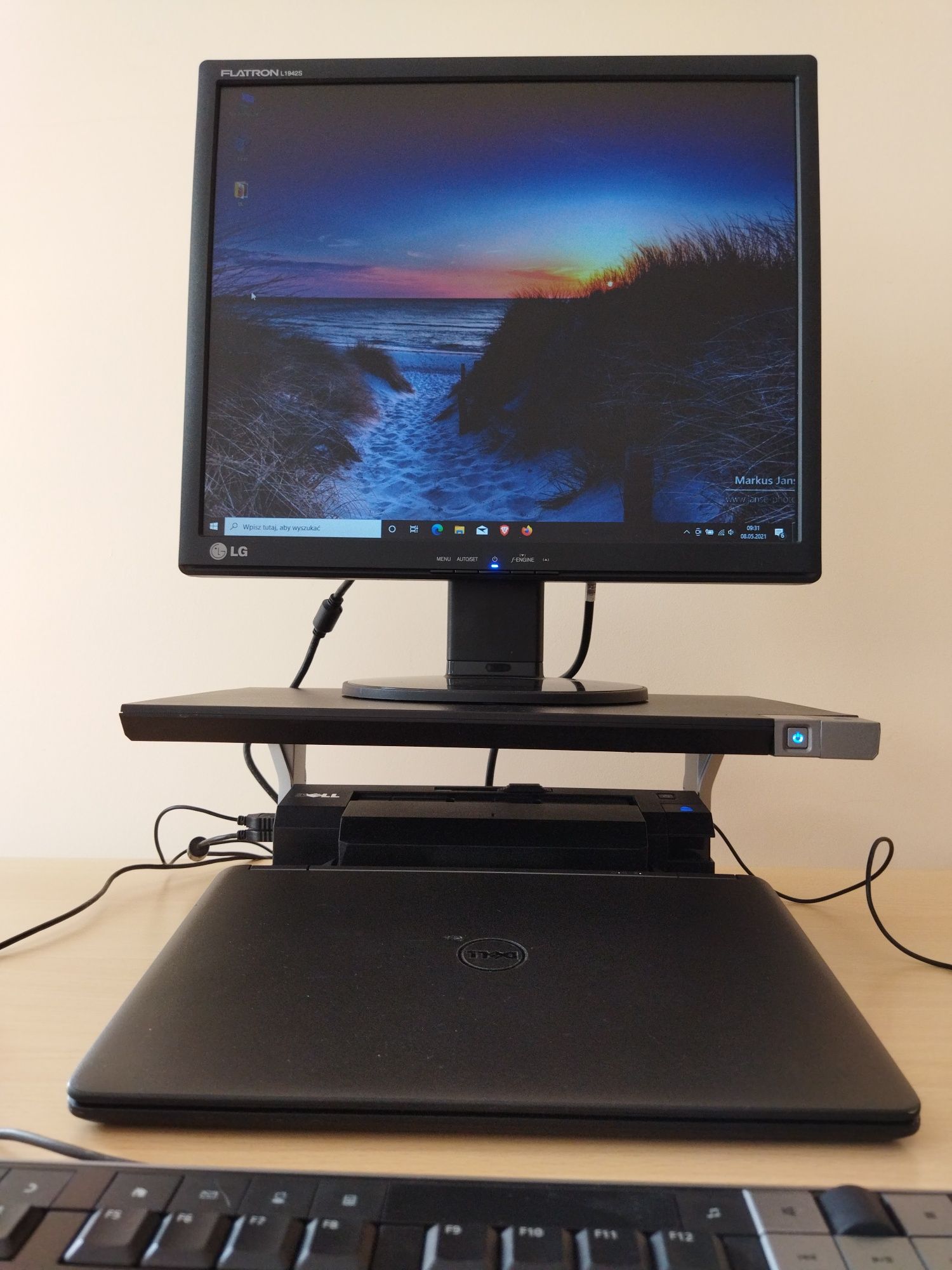 Dell 7250 i5-5300u 8gb 256 SSD Samsung stacja dokująca monitor