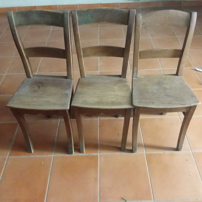 Cadeiras em madeira