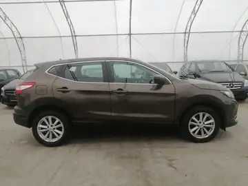 Nissan Qashqai 2015 року