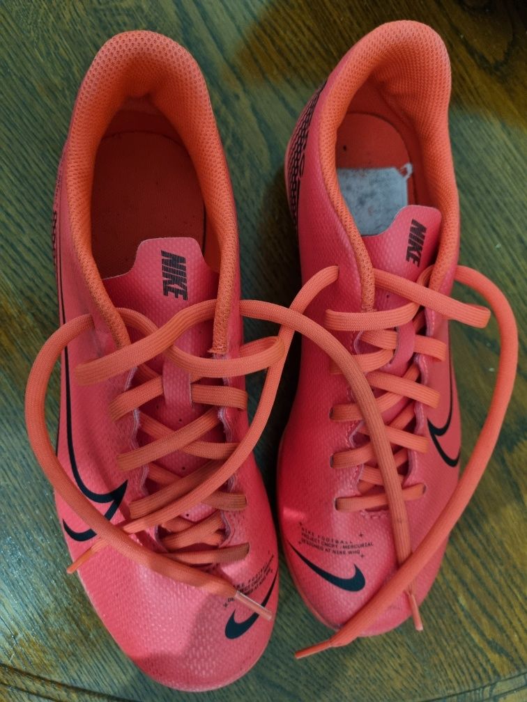 Chuteiras Nike futebol feminino