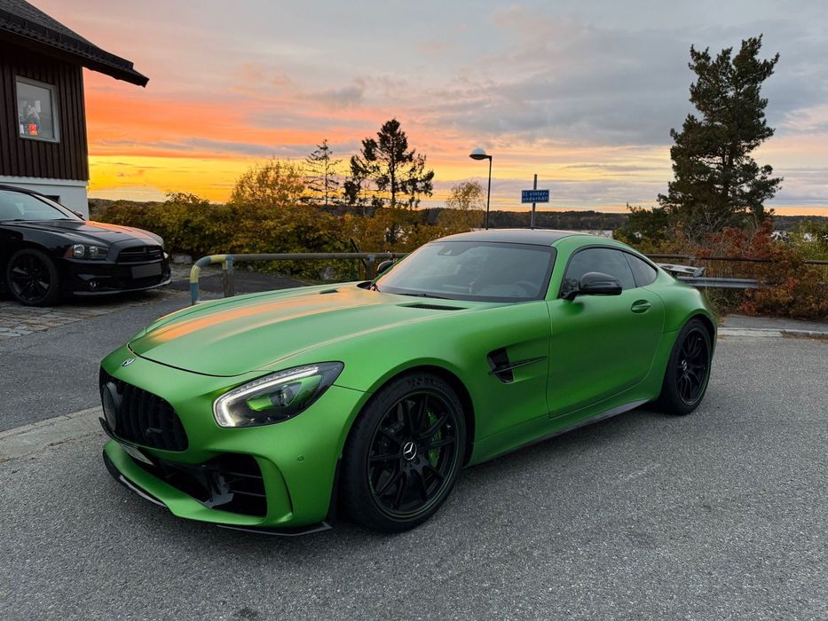 Mercedes-Benz AMG GT Mercedes-Benz AMG GT-R Carbon