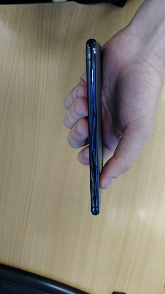 Iphone 11 pro max 96% акумулятор