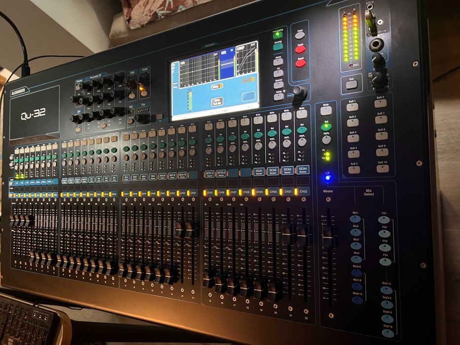 Allen & Heath Qu-32 - Mixer studyjny, estradowy.