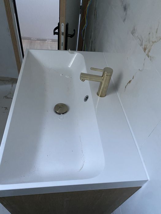 Renovações - pintor - capoto - elétrica - pichelaria - instalações