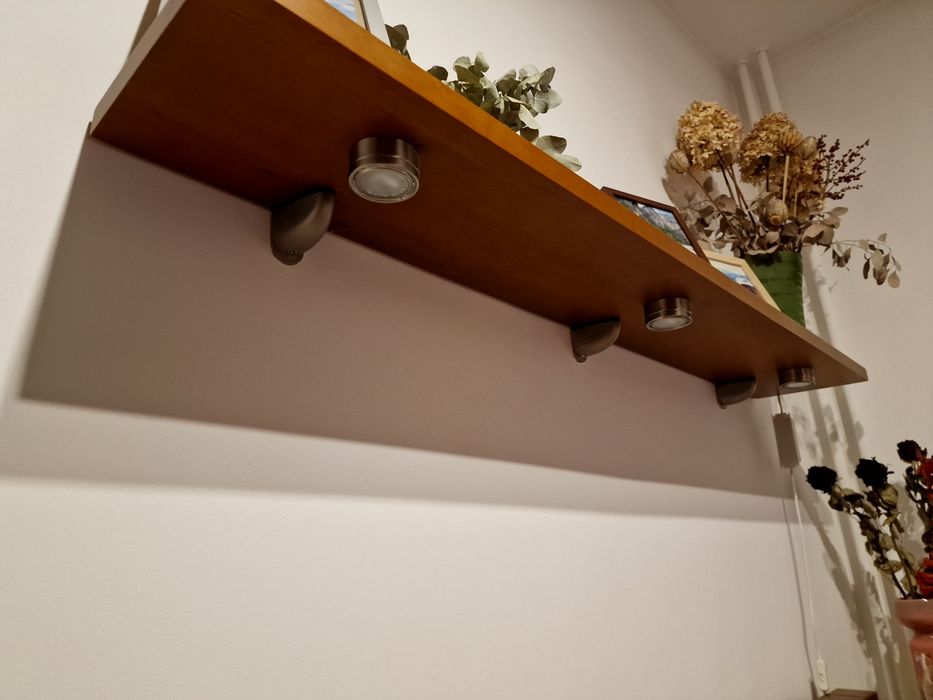 Półki Vox 4 szt. W tym.jedna z oświetleniem