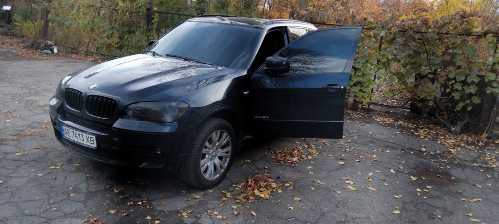 Продам BMW X5 4.4