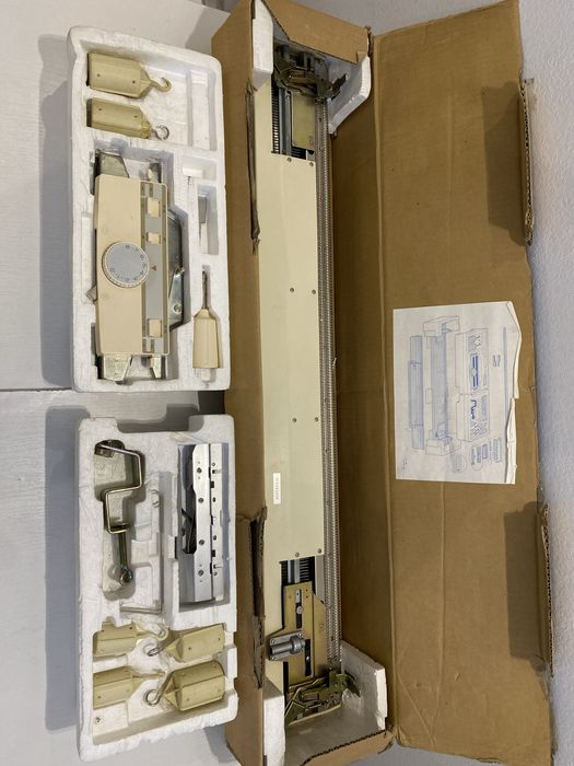 Brother kr 830, друга фонтура (передня, додаткова, вязальна машина)