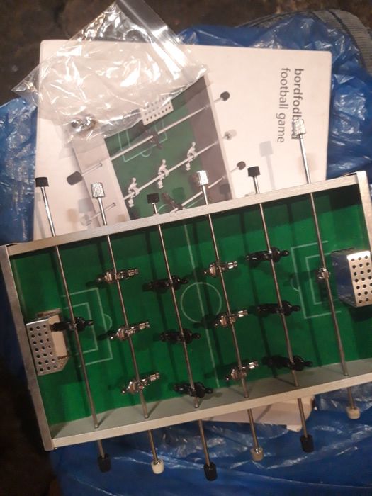 Mini piłkarzyki gra