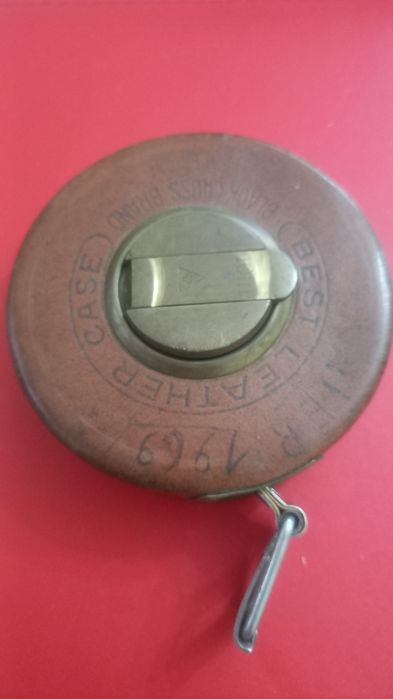 Fita métrica manual.