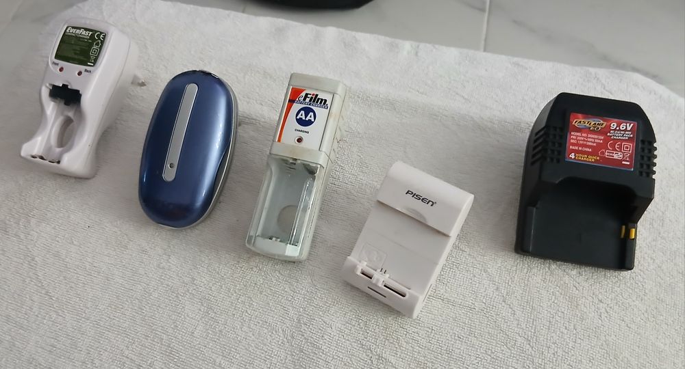 Carregadores de Pilhas vários valor cada