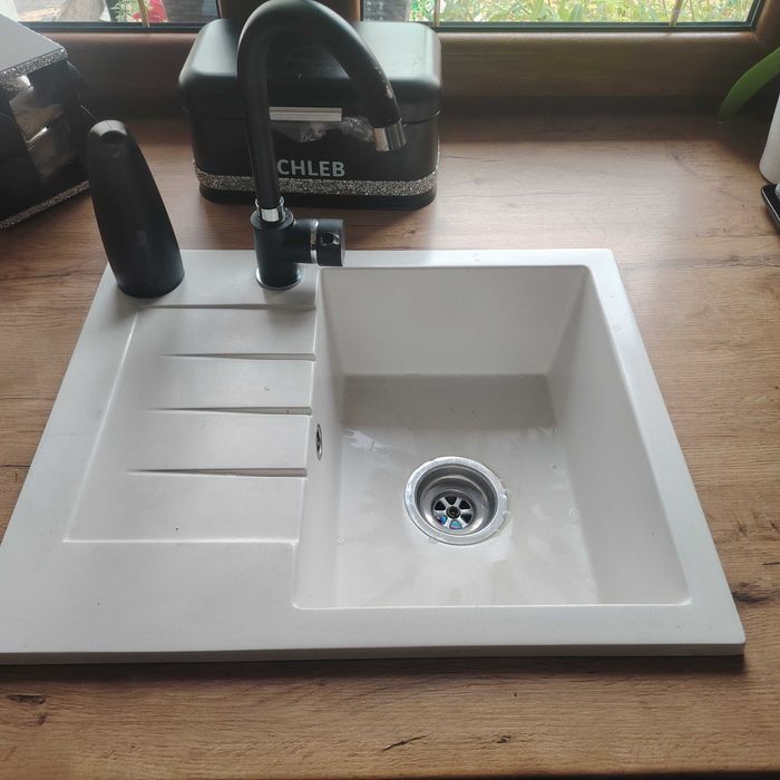 Zlewozmywak z kranem