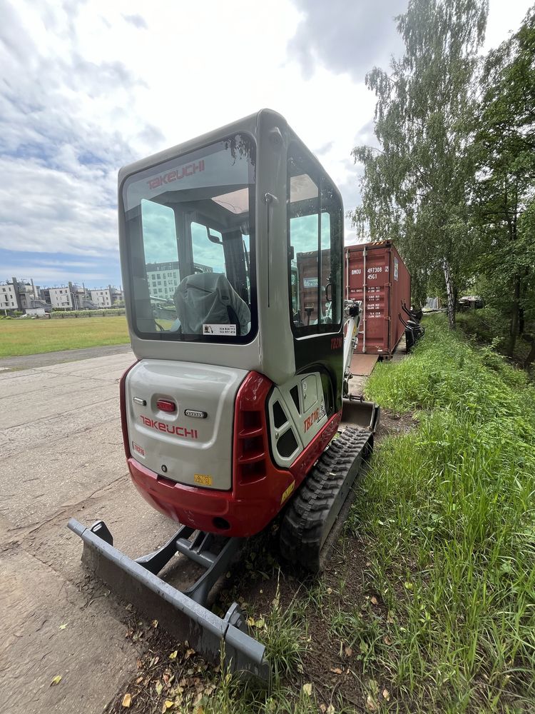 Mini koparka takeuchi tb 216