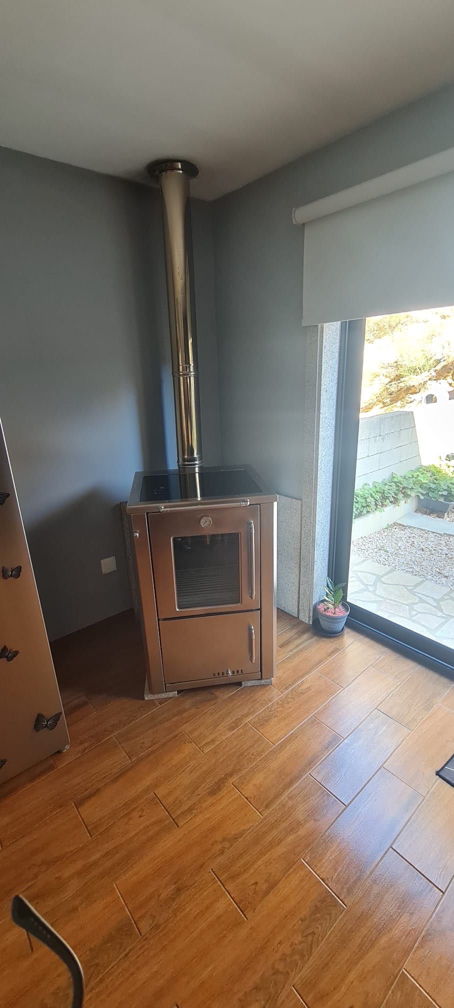 Salamandra a lenha com forno e placa