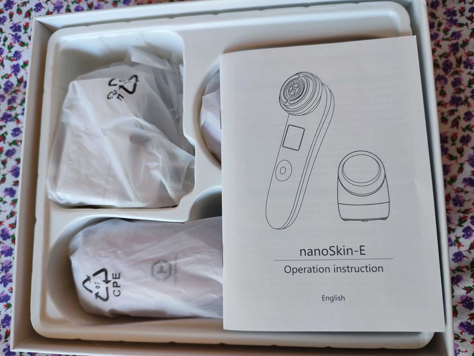 Массажер для підтяжки обличчя та омолодження шкіри