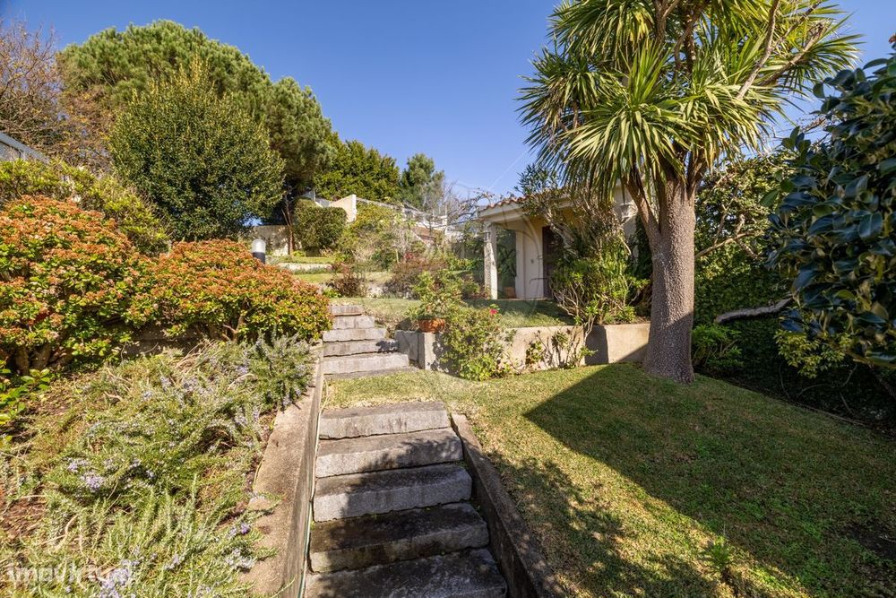 Moradia T4 para venda