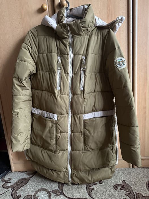 Тепла зимова куртка розмір Л