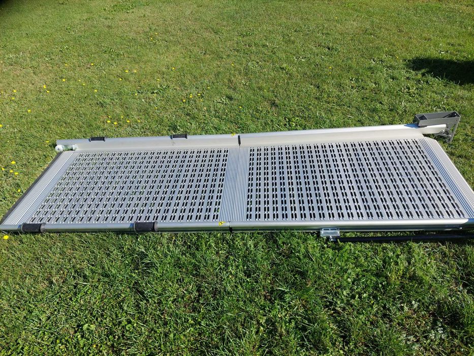 Rampa załadowcza do busa  Nr 8 Jak Nowa